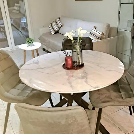 Soli Apartment Apartmán Néoi Epivátai